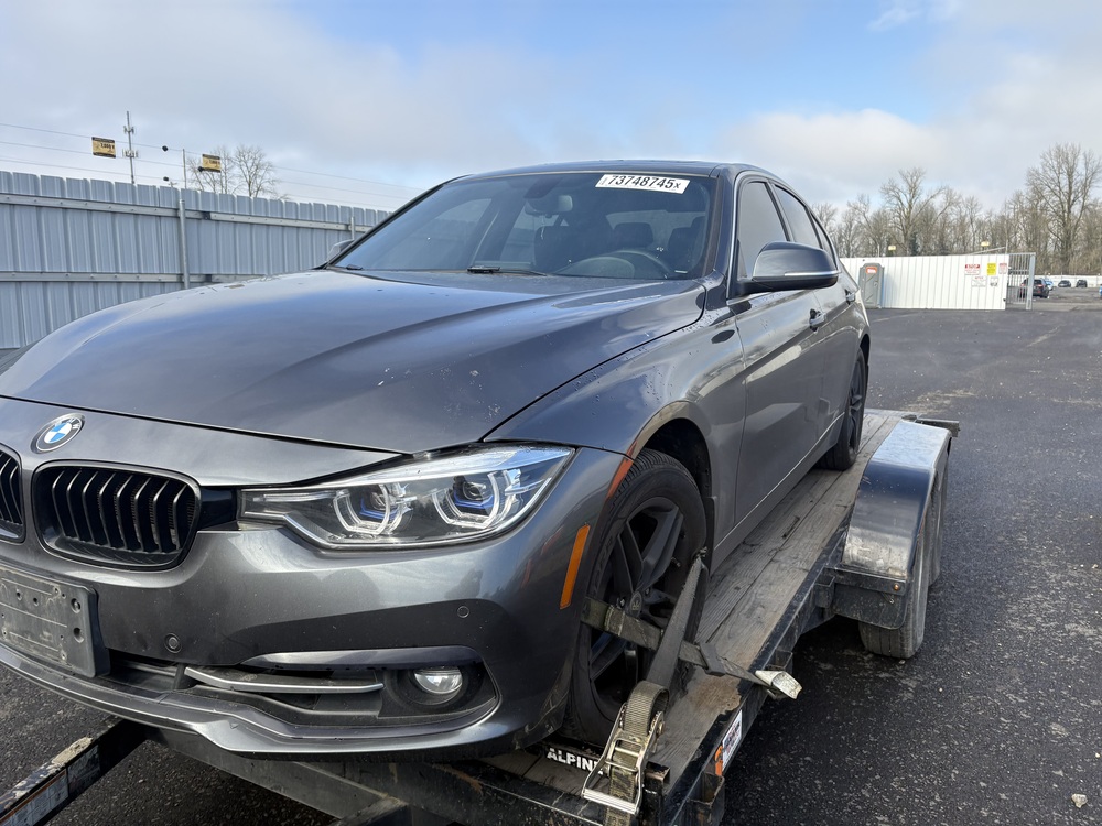 BMW 330 xi 2017 z Copart – import z USA — zdjęcie z aukcji